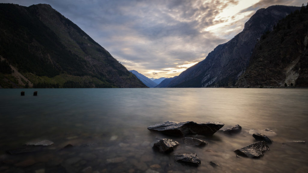 Photo Spot between Canyons: Seton Lake in British Columbia