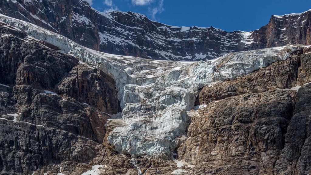 Perfect Photo Spots in Alberta: The Glacier of Mt. Edith Cavell